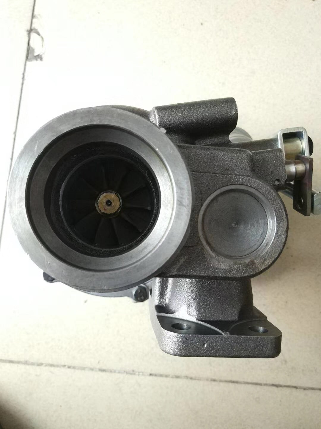 Dongfeng Motor 4H 1118BF11-010 1118010-E1E00 turbocharger