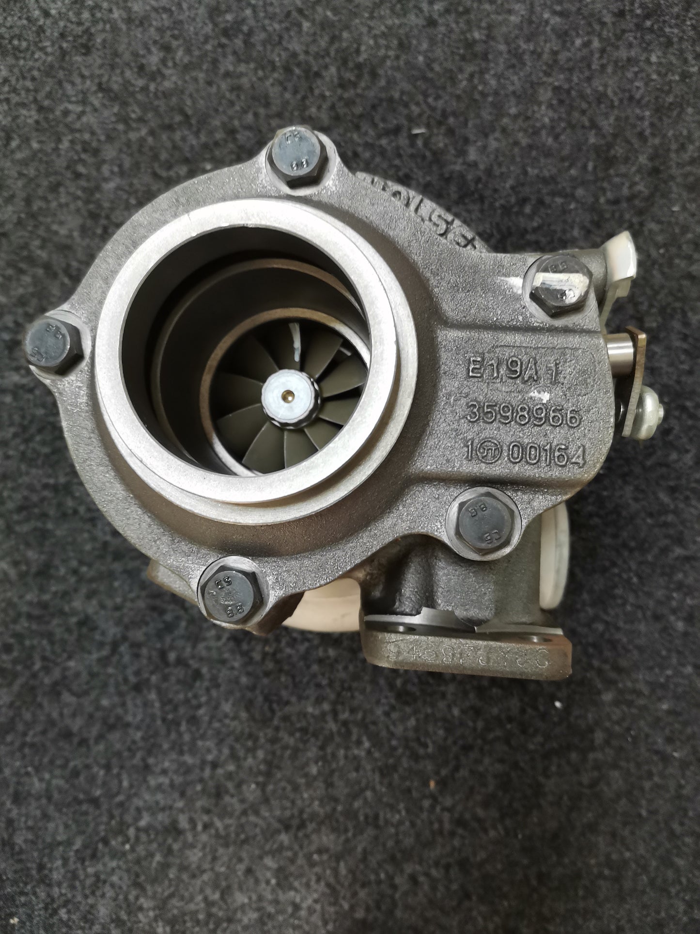 Yuchai L3800 L3700 4051097 turbocharger