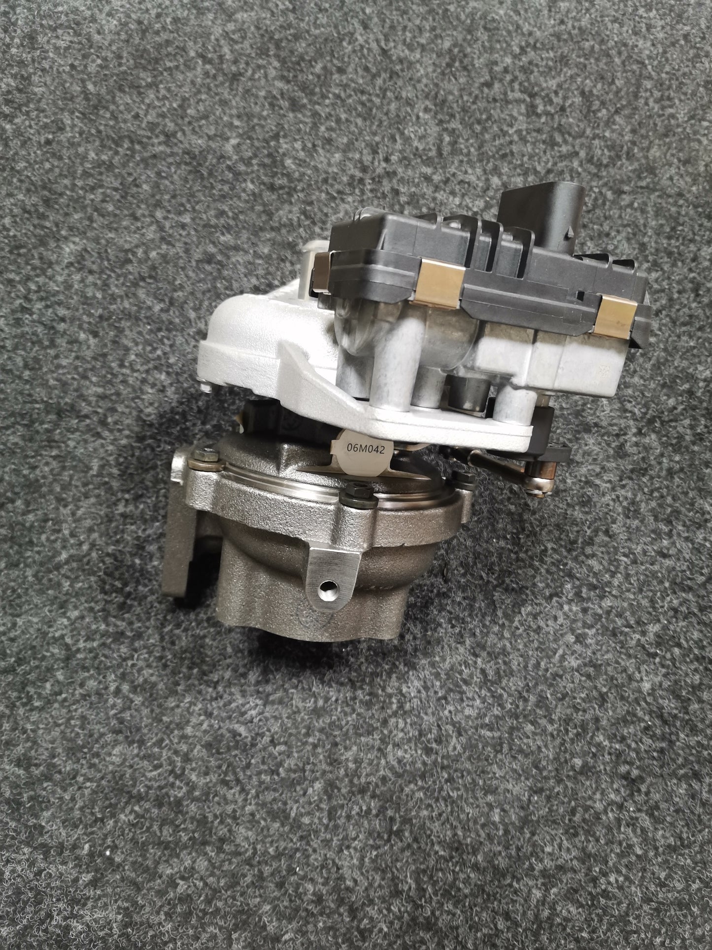 Yuchai 832453-0002 turbocharger