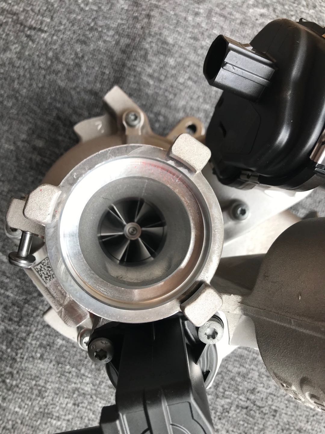 Volkswagen 2.0 06K145653C turbocharger