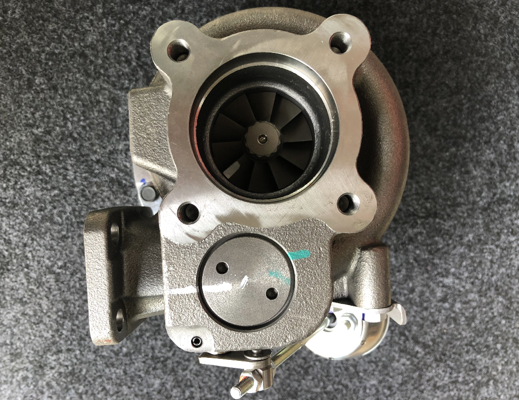 Sinotruk MAN Engine 082V09100-7576 12709880118 turbocharger