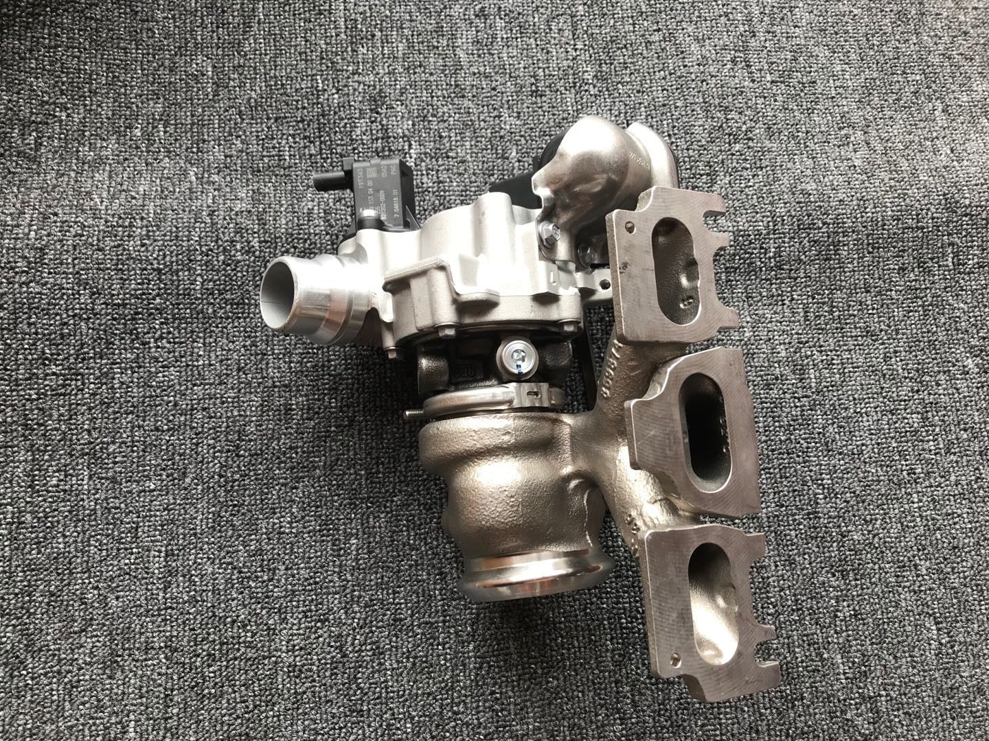 Volkswagen 53039700554 10100332040000 turbocharger