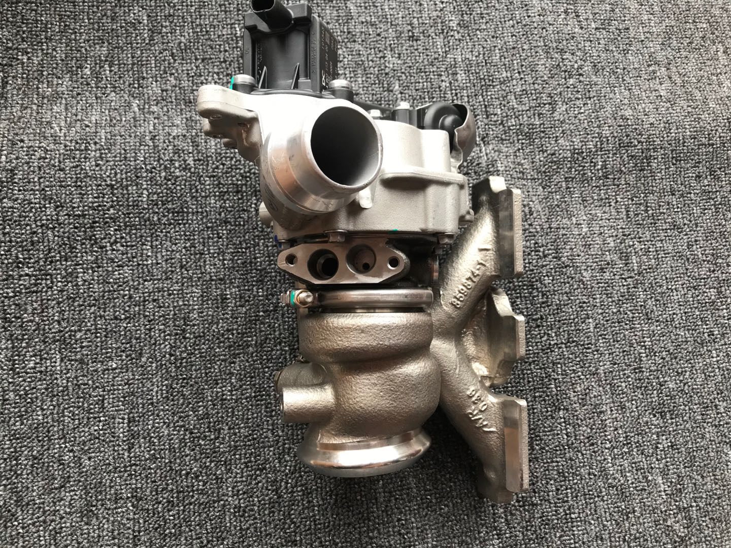 Volkswagen 53039700554 10100332040000 turbocharger