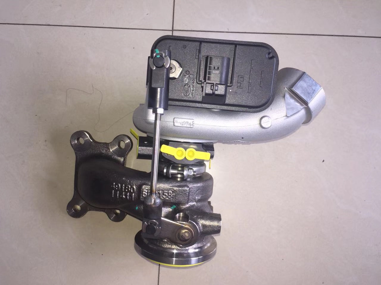 Volkswagen  POLO 1.4T 04E145715E turbocharger