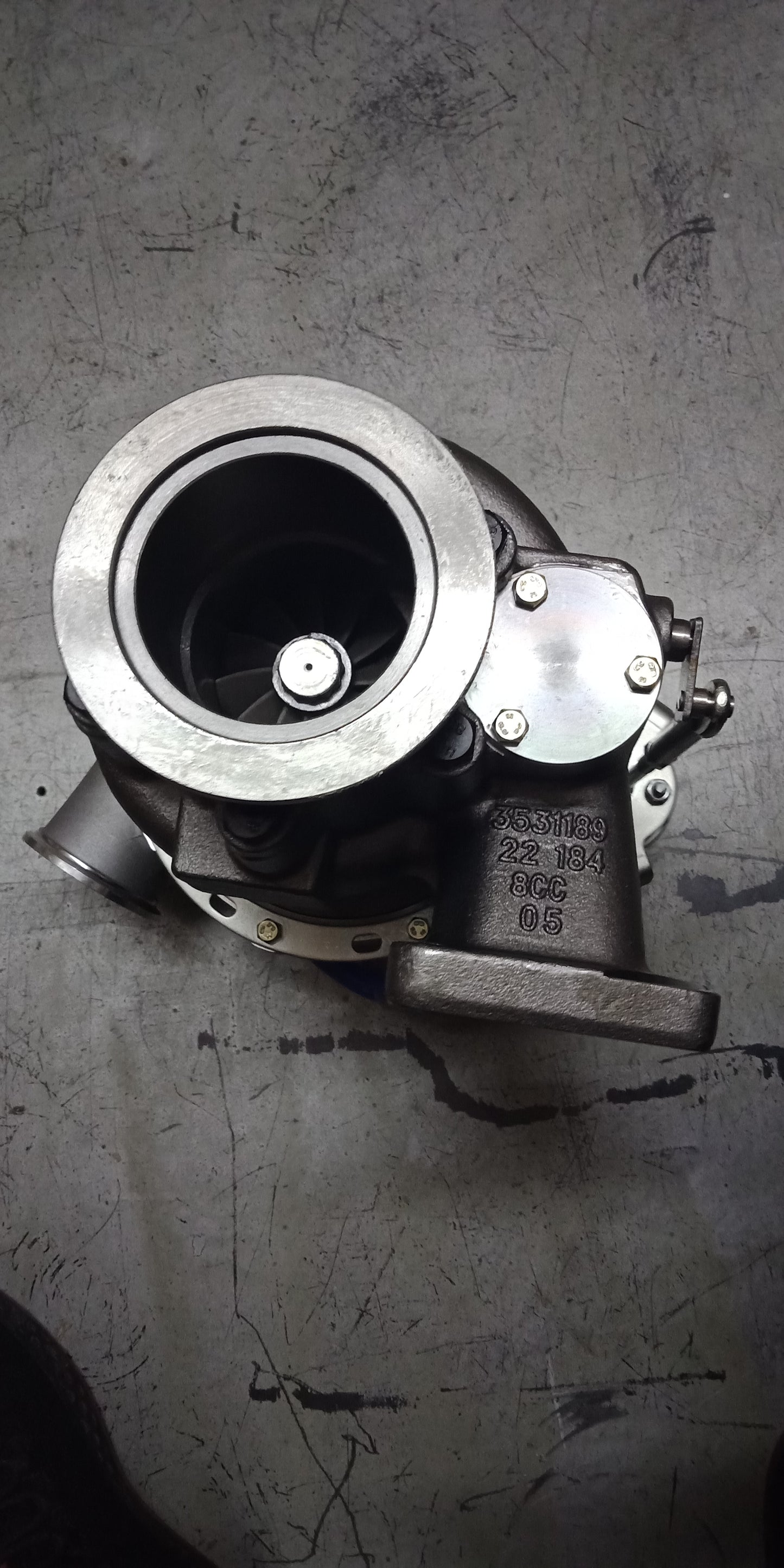 SINOTRUK HX55W 3776422 VG1246110020 turbocharger