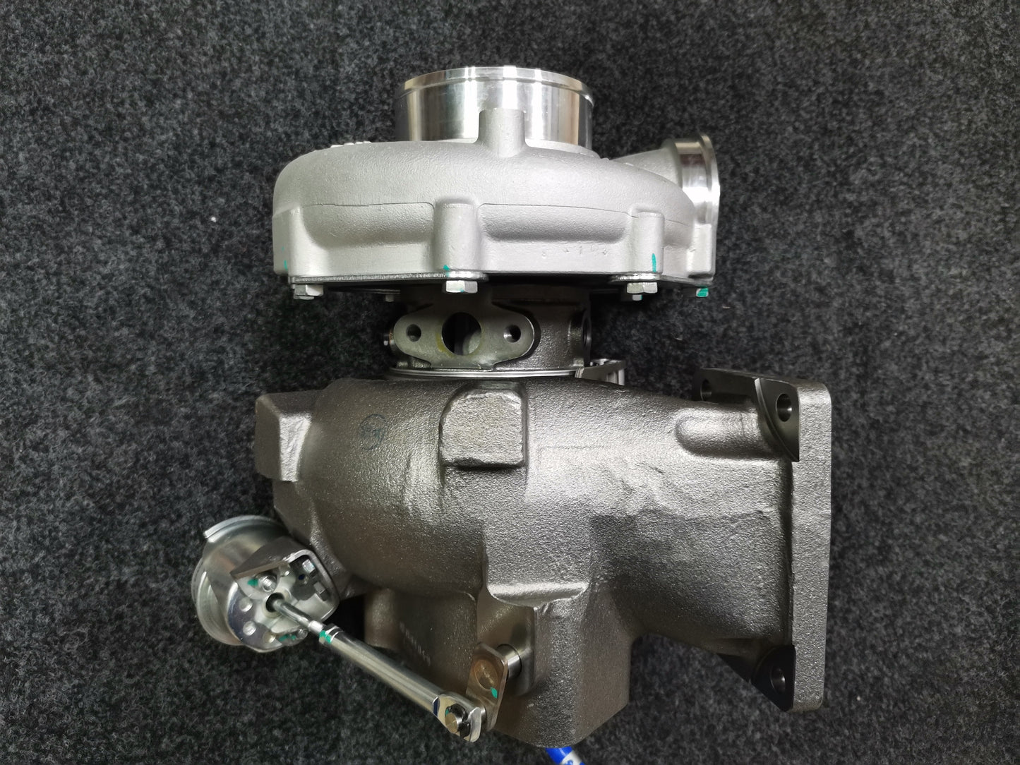 Yuchai Natural Gas K4B11-1118100-135 825875-0014 825875-5016 turbocharger