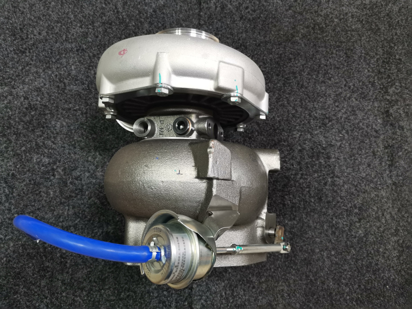 Yuchai Natural Gas K4B11-1118100-135 825875-0014 825875-5016 turbocharger