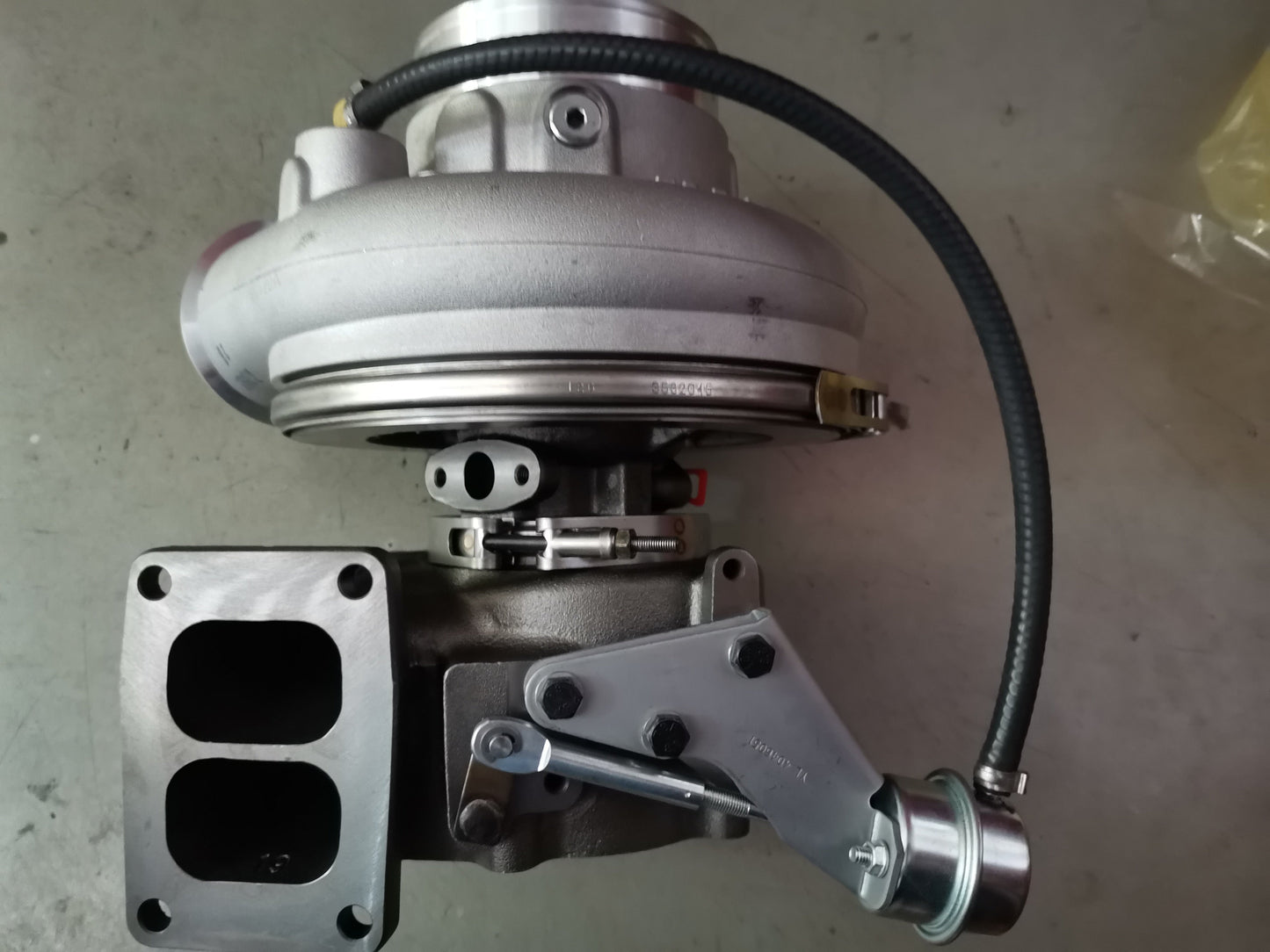 Yuchai 3775754 T8300-1118100-181 turbocharger