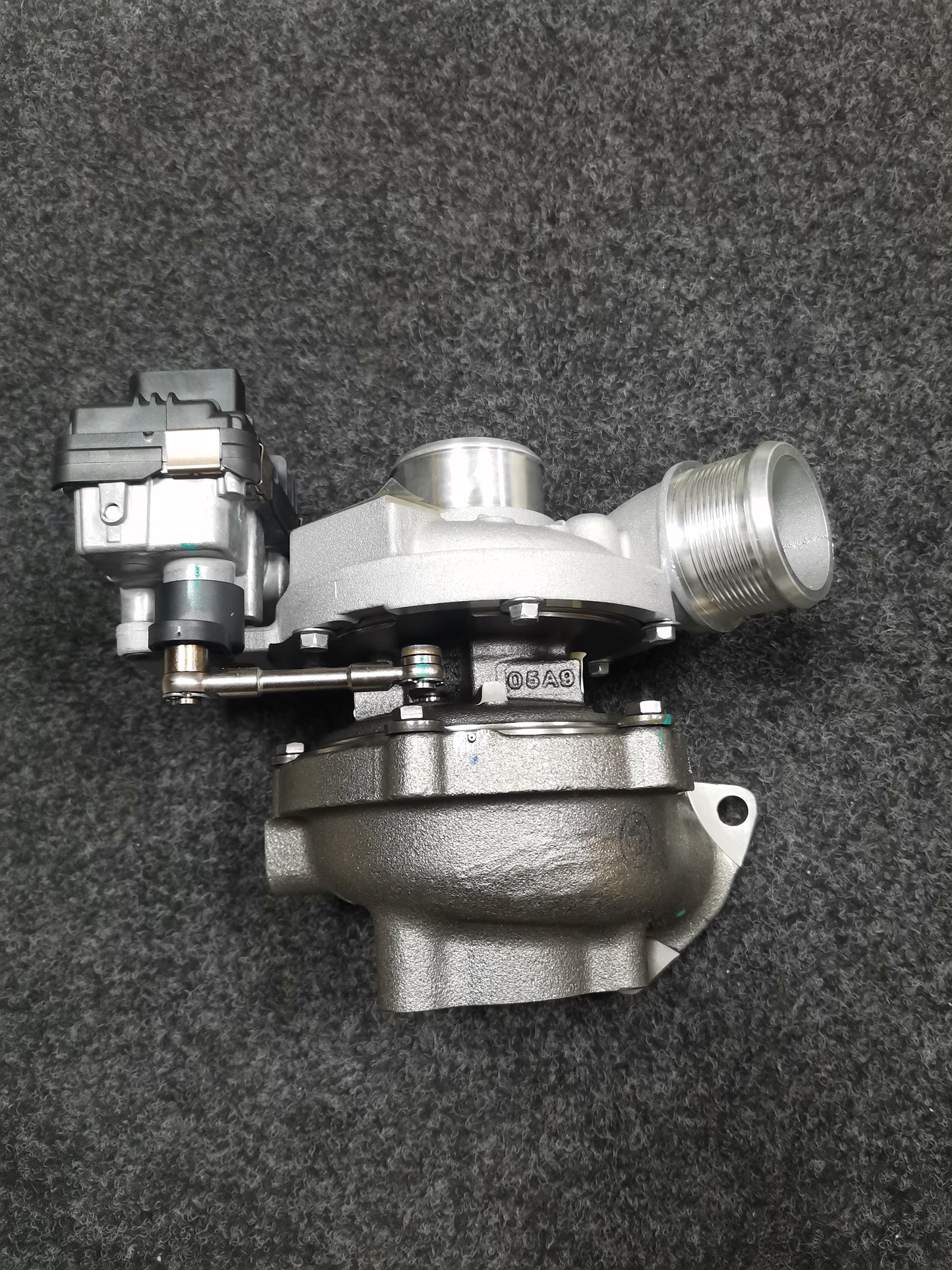 Yuchai 832453-0002 turbocharger