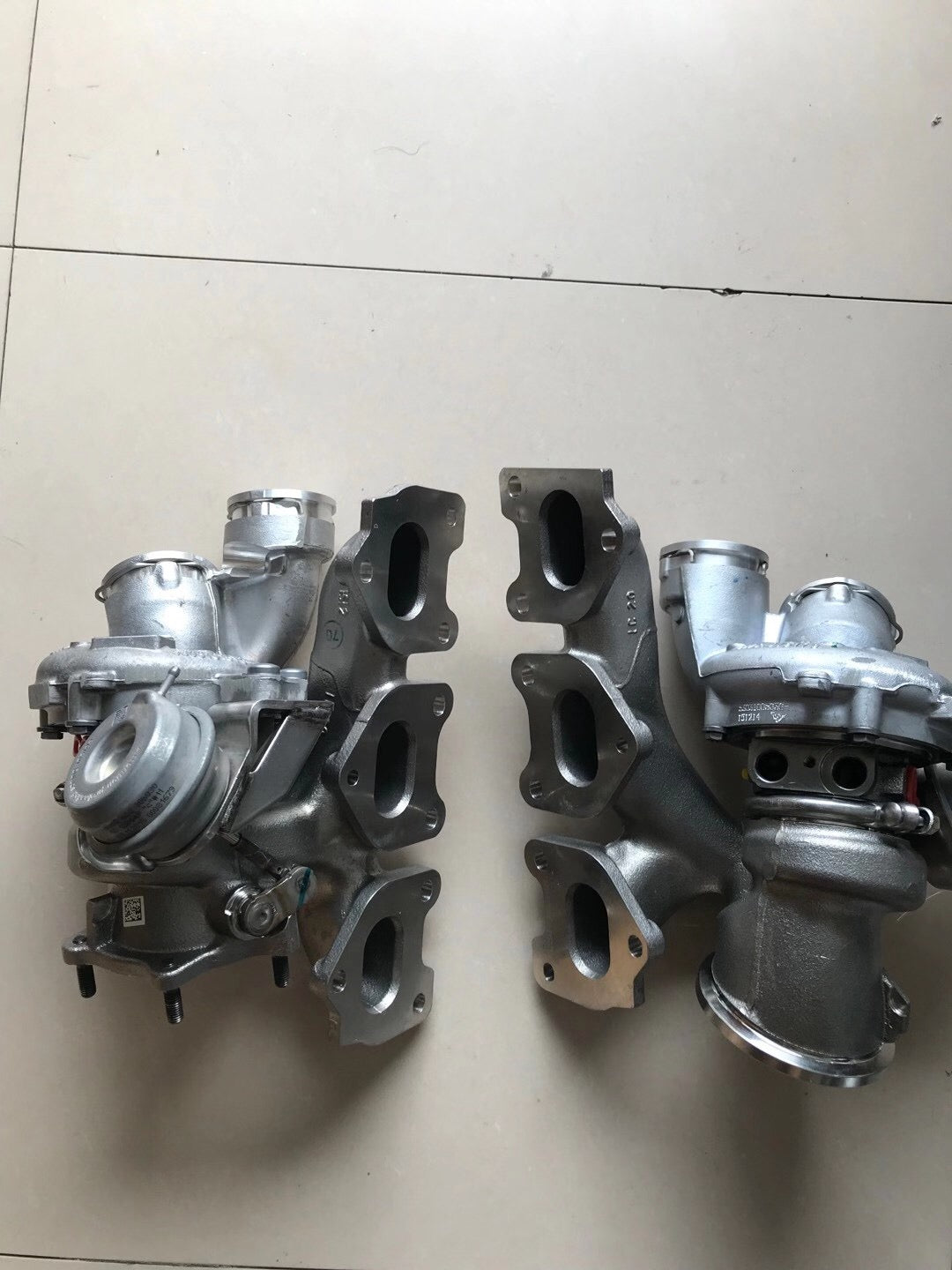 Porsche3.0 53039700436 53039700437 turbocharger