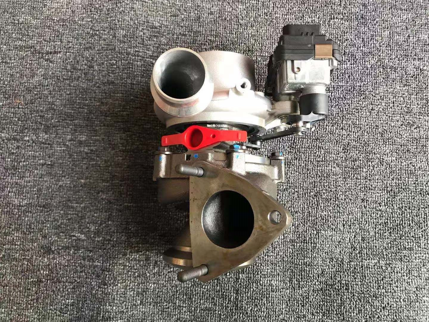 LandRover Jaguar 49335-01950 G4D36K682AD turbocharger