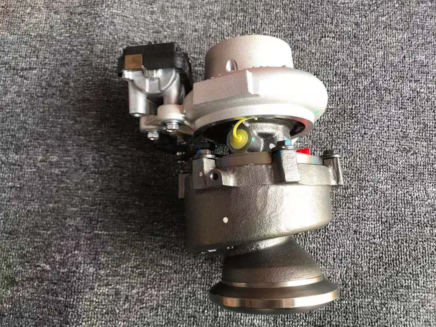 LandRover Jaguar 49335-01950 G4D36K682AD turbocharger