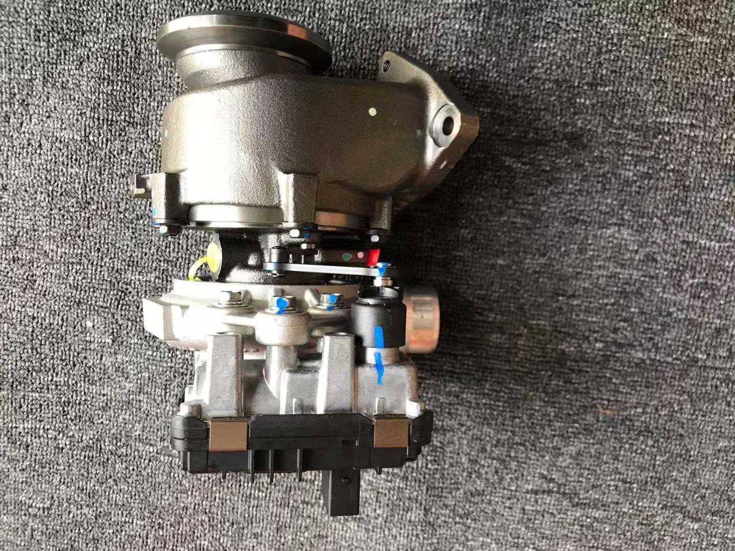 LandRover Jaguar 49335-01950 G4D36K682AD turbocharger