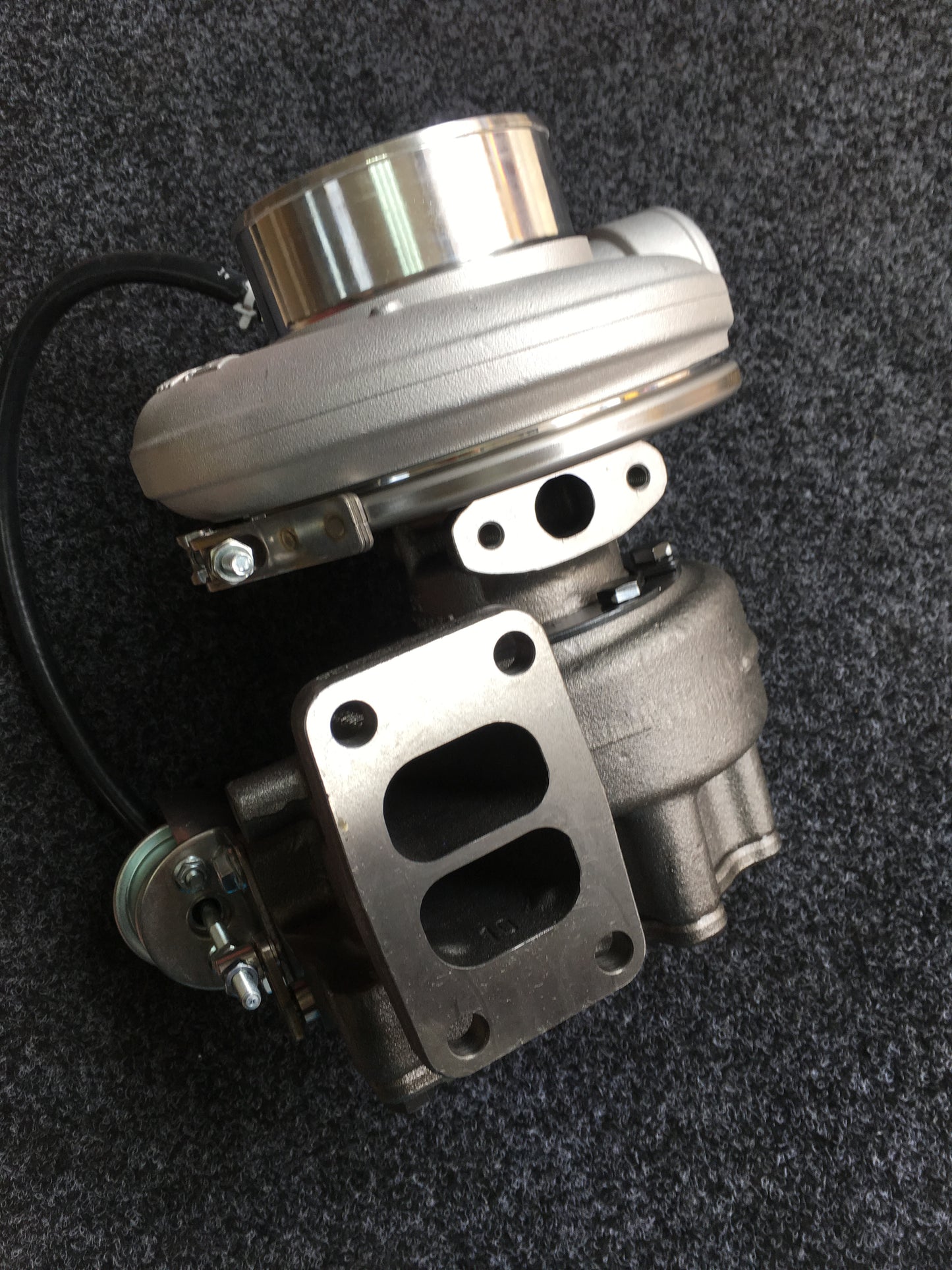 Yuchai J3612-1118100 turbocharger