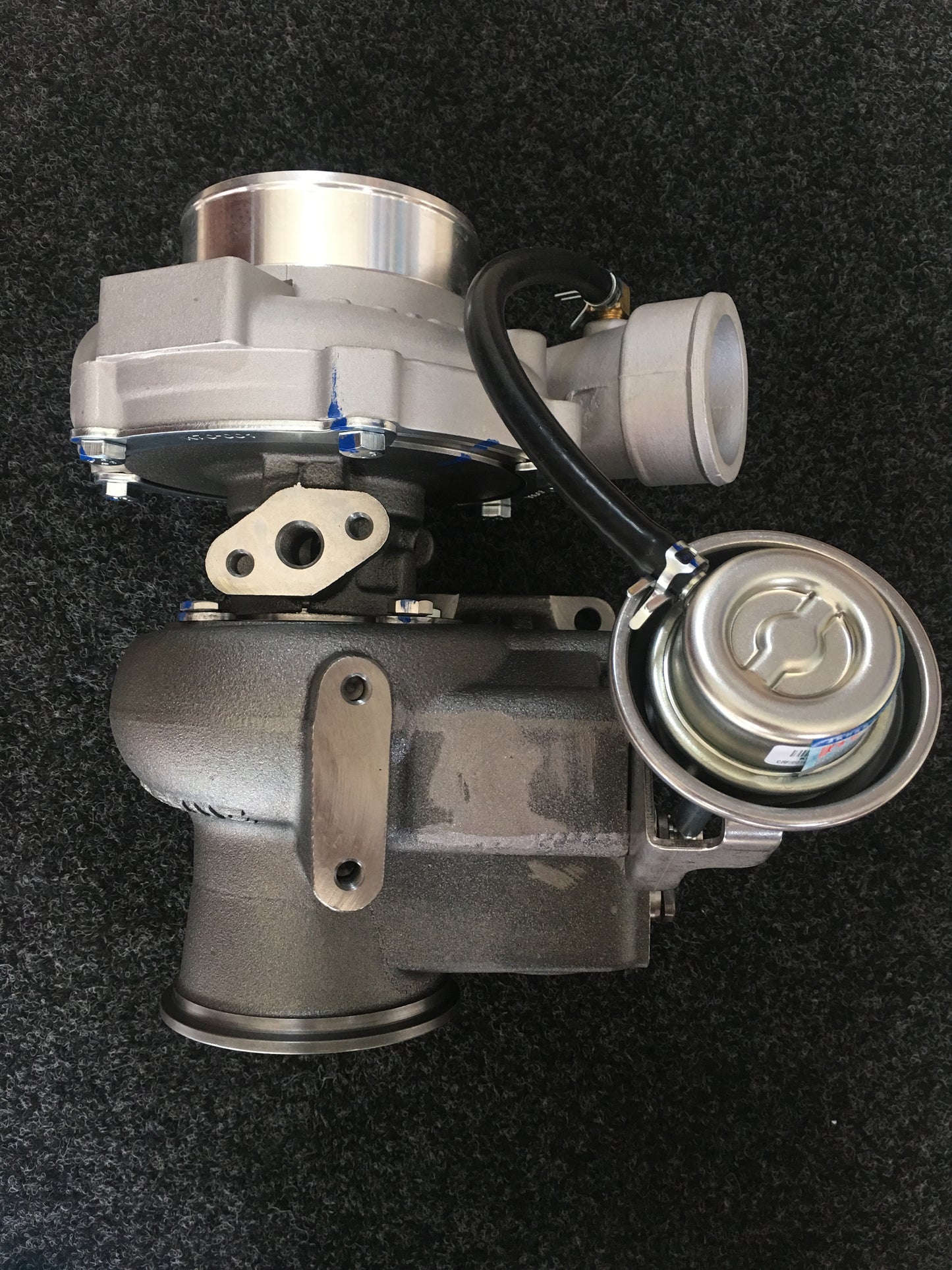 Yuchai JA6E2-1118100A-752 turbocharger