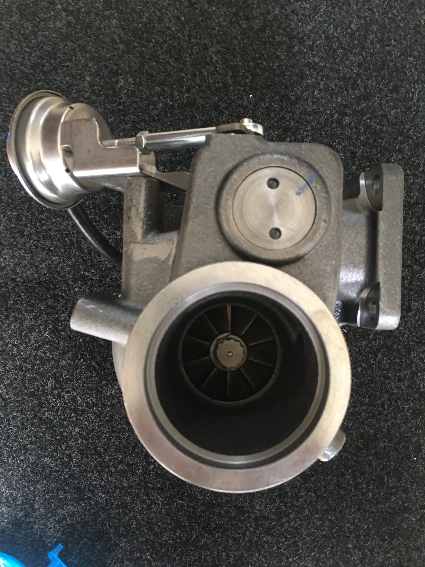 Yuchai JA6E2-1118100A-752 turbocharger