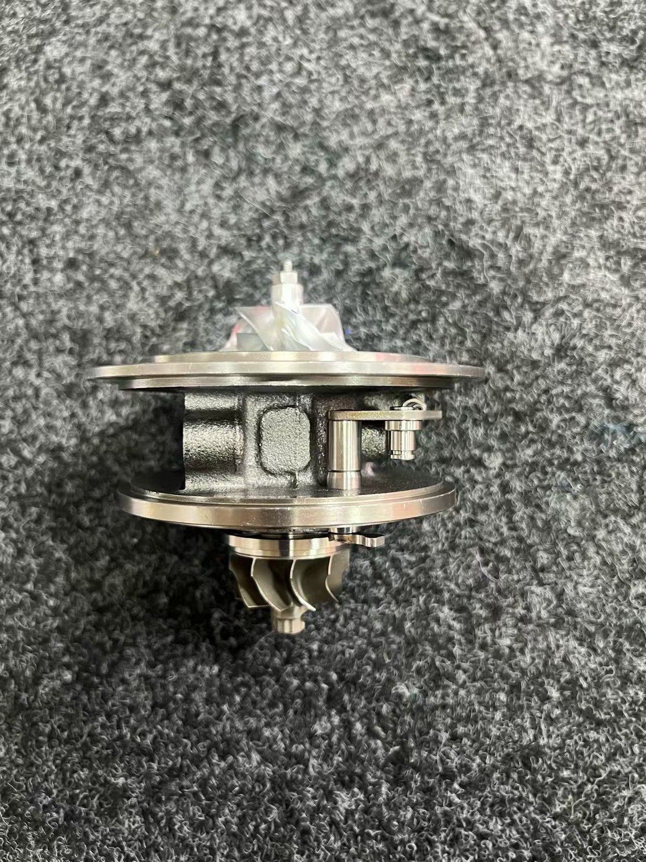 Isuzu 8976524350 RHV3 Turbocharger CHRA